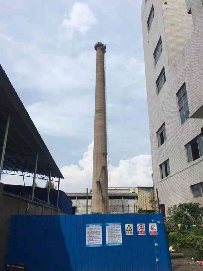水泥烟囱拆除